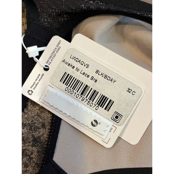 Lululemon NEW Awake to Lace Bra Size 32C Black and Barely Beige - Picture 8 of 11